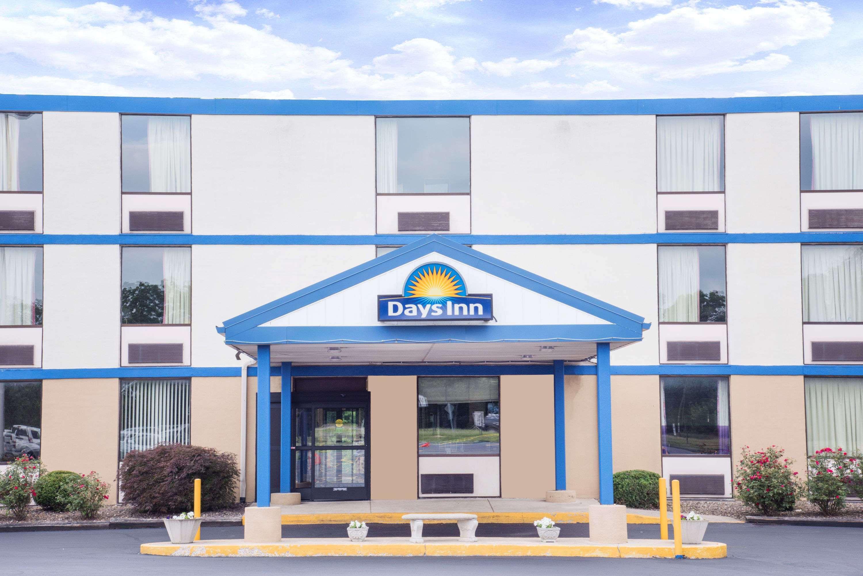 Days Inn By Wyndham Chambersburg Exterior photo